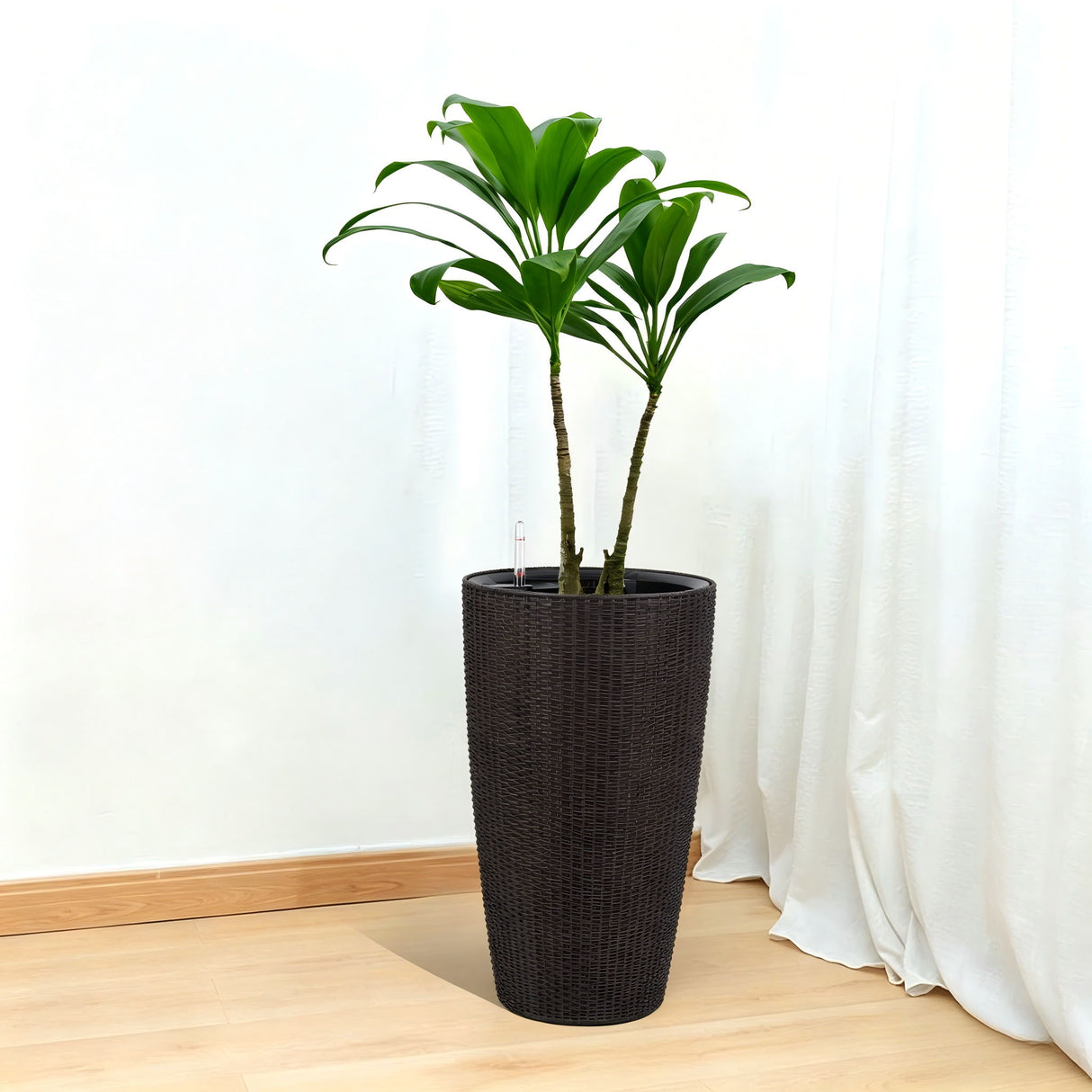 Tall Planters Set With Water Level Monitor And Auto Watering