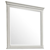Lockeford - 4 Piece Queen Size Bedroom Set With Coordinated Mirror - White
