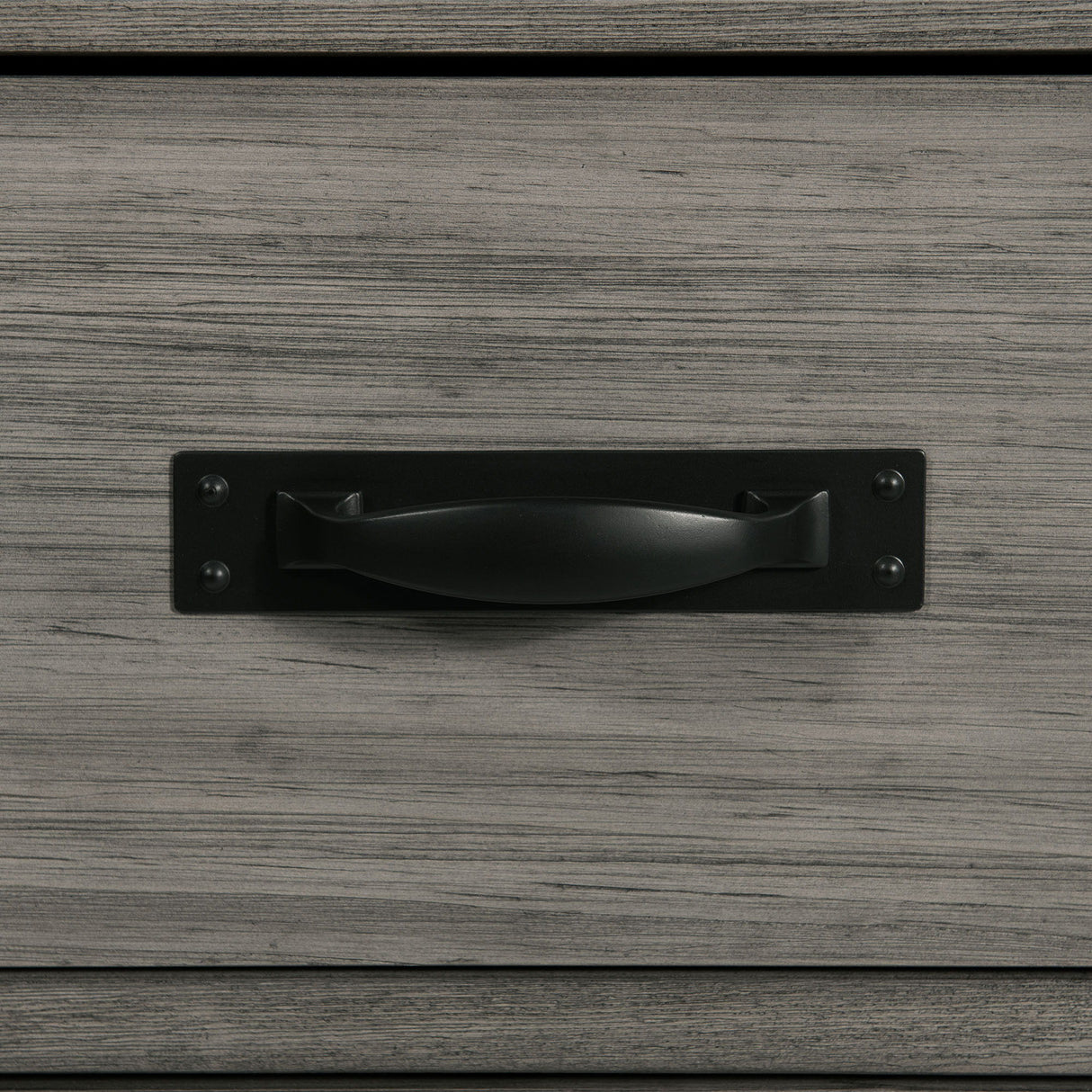 Wade - 7-Drawer Dresser